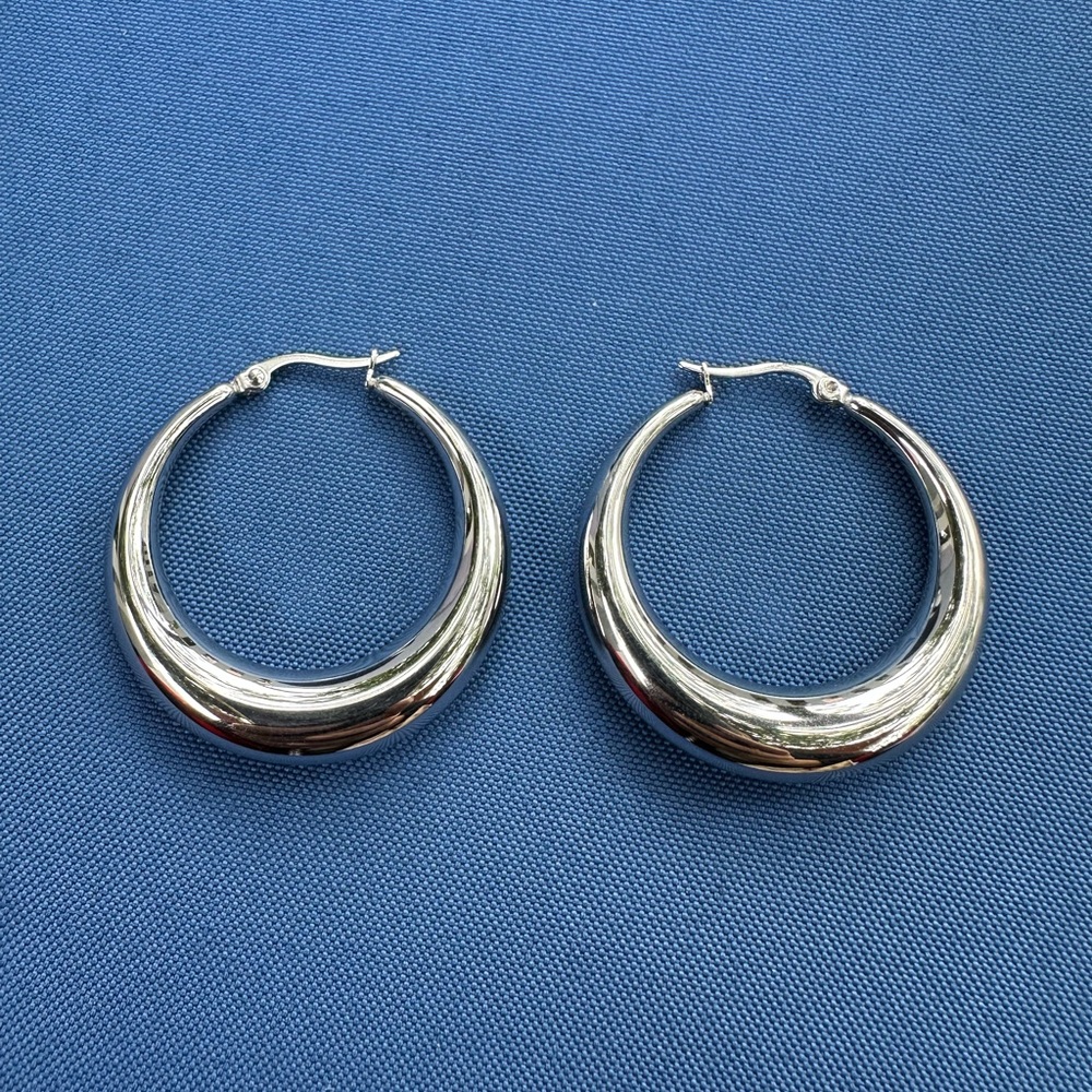 New Stainless Steel Elegant Silver Hoop Earrings 4cm long - Picture 7 of 9